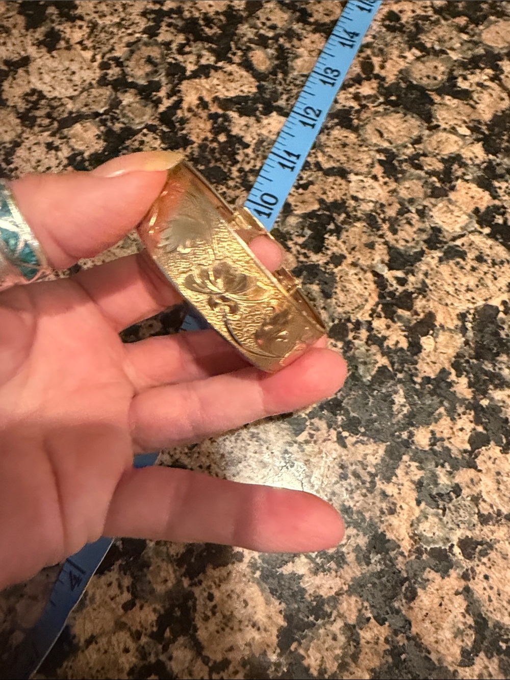 Marsh vintage Gold-Tone Floral Engraved Belt Bracelet - Picture 8 of 11
